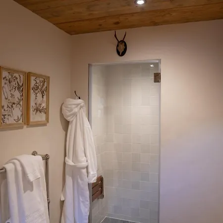 Eleven Hibou Station touristique